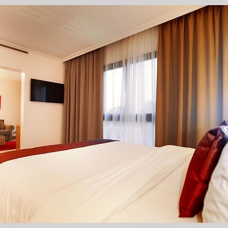 Star Land Hotel Bonapriso Дуала Экстерьер фото