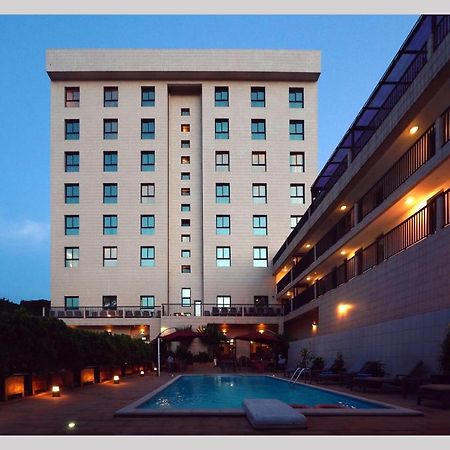 Star Land Hotel Bonapriso Дуала Экстерьер фото