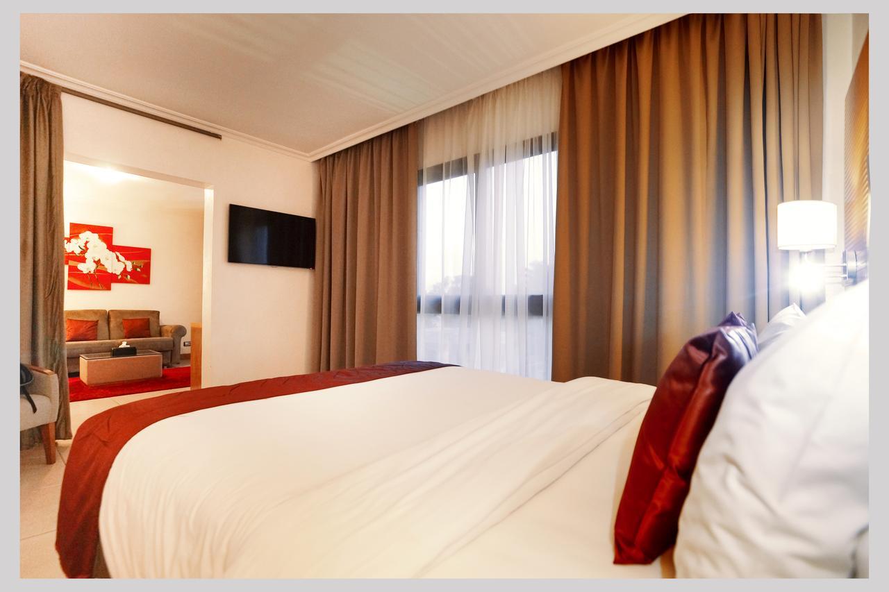 Star Land Hotel Bonapriso Дуала Экстерьер фото